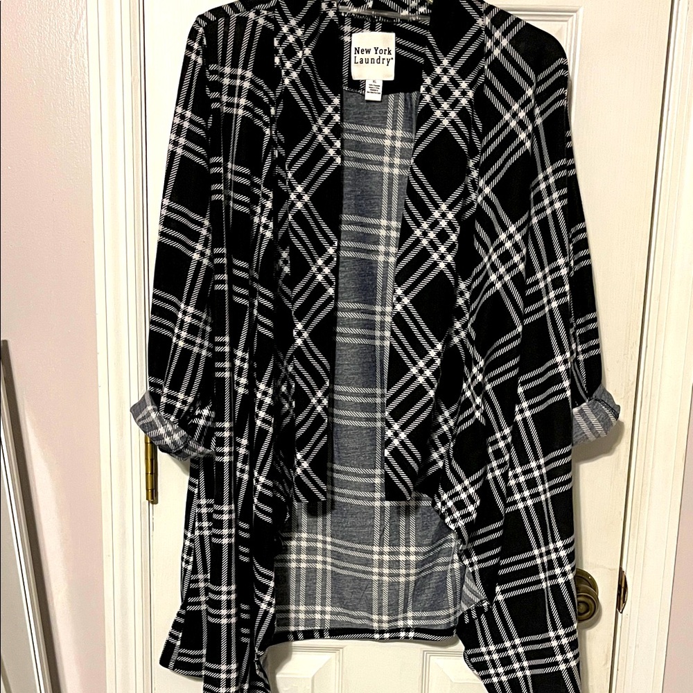 New York Laundry Black and White Checkered Open Cardigan